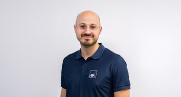 Portrait von Luca Genovese, Leiter des Kompetenzzentrums Mobilität