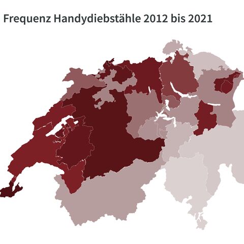 Karte der Schweiz zeigt Handy-Diebstahl-Frequenz 2012-2021. Dunklere Regionen haben höhere Raten.