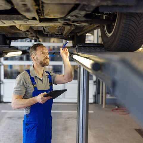 Salvaged vehicle sales