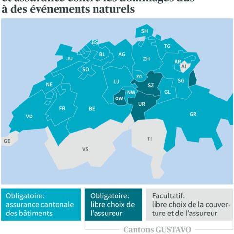 La carte de la Suisse montre les différences cantonales en matière d’assurance des bâtiments, d’assurance incendie et d’assurance contre les dommages dus à des événements naturels dans différentes couleurs.