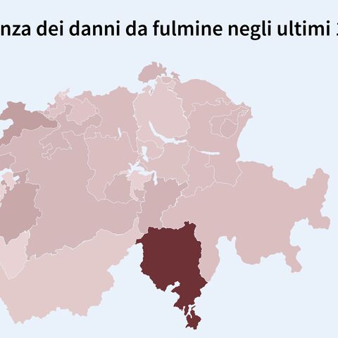 La cartina della Svizzera mostra la frequenza dei danni causati da fulmini negli ultimi 10 anni, con colori più scuri per le frequenze più elevate.