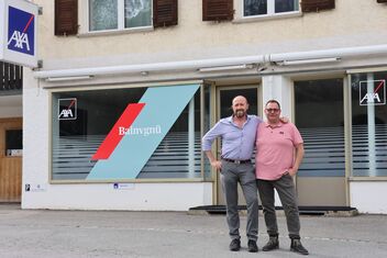 Zu sehen ist die AXA Filiale am neuen Standort in Scuol.