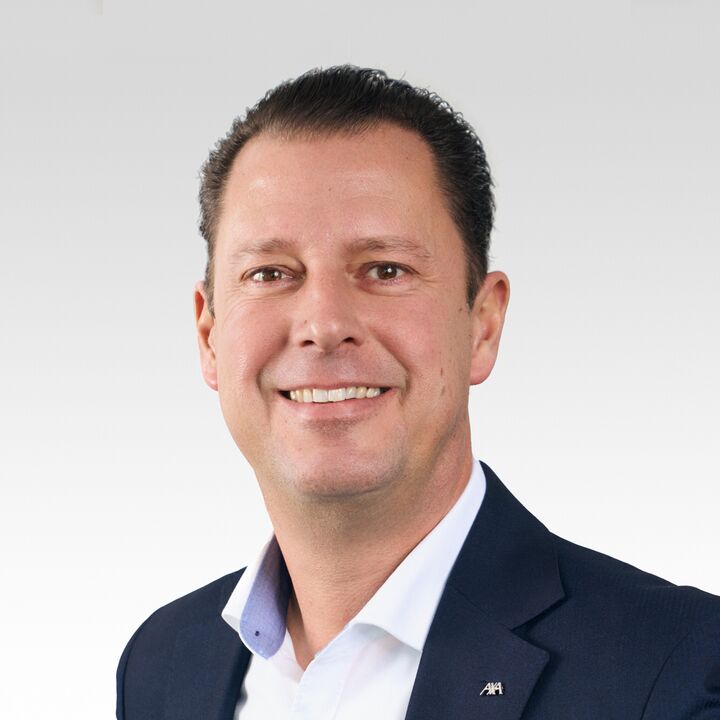 Dominique Roman Wild