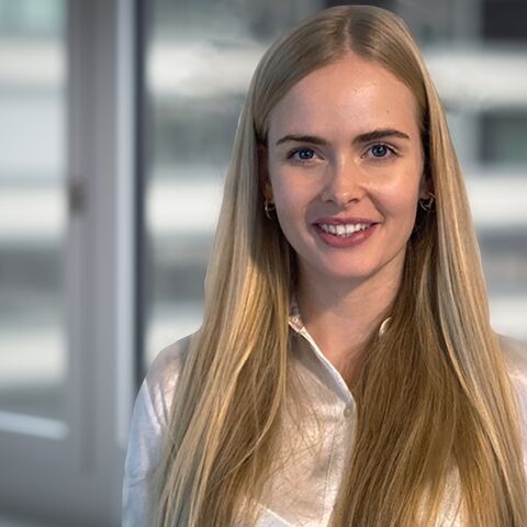 Joëlle Jeitler, Praktikantin, AXA Newsroom
