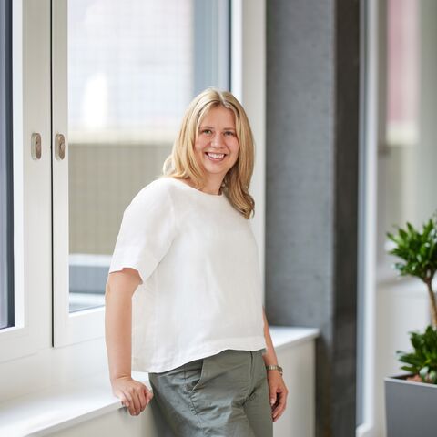 Kristel, Treasury Manager
