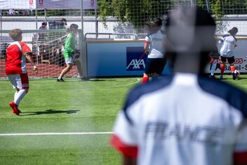 Una partita di calcio di Women’s Streetfootball EURO 2025 in rete.