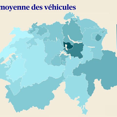 Une carte de la Suisse montre la valeur moyenne des véhicules par région dans différentes nuances de bleu, de CHF 43 279 à CHF 64 777.