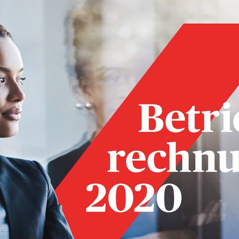 Eine Frau im Business-Outfit blickt nachdenklich nach links. Ein roter Streifen mit der Aufschrift "Betriebsrechnung 2020" überlagert das Bild.