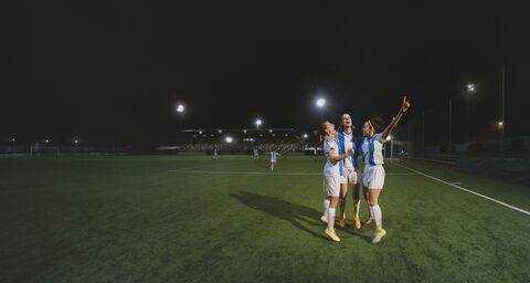 AXA promuove il calcio femminile