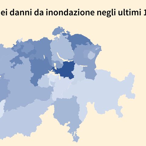 La cartina della Svizzera mostra la frequenza dei danni da inondazione negli ultimi 10 anni. In blu scuro sono evidenziati i danni frequenti, in blu chiaro quelli rari.
