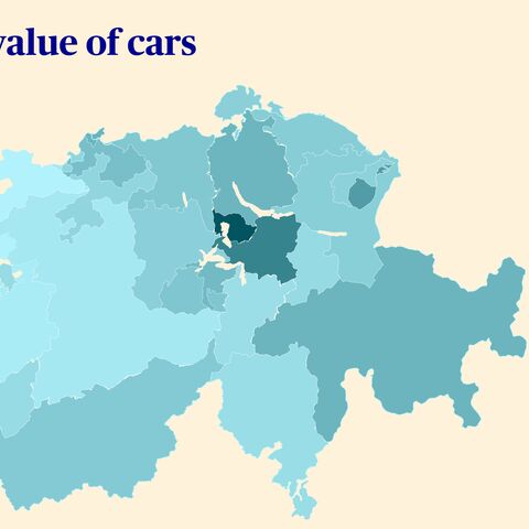 A map of Switzerland shows the average vehicle value per region in various shades of blue ranging from CHF 44,255 to CHF 67,058.