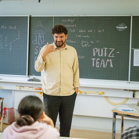 Handy aus! – Was Schulen wirklich verbieten dürfen