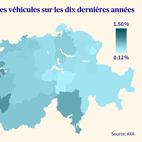 La carte de la Suisse montre les vols dans des véhicules au cours des dix dernières années par région, de 0,12% à 1,50% avec différentes nuances de bleu. 