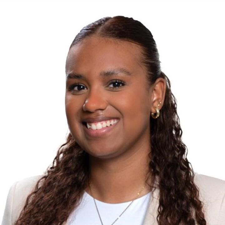 Stel Esmeralda Niederhauser