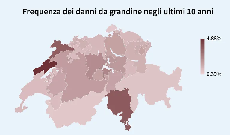 La cartina della Svizzera mostra la frequenza dei danni da grandine negli ultimi 10 anni, in scala a colori dallo 0,39% (chiaro) al 4,88% (scuro).