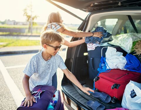Gepäck im Auto sicher verstauen: Infos & Tipps